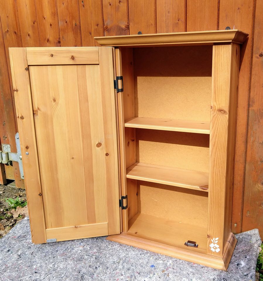 Hängeschrank I Badschrank Holz Vintage Ikea in Kassel