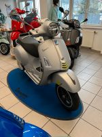 Neu! Vespa GTS 300 Super Tech Grigio Entusiasta Matt E5 grau Freiburg im Breisgau - Altstadt Vorschau