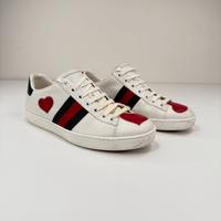 Gucci Ace Sneaker Damen Weiß Stickerei Herzen Gr. 36.5 Bayern - Augsburg Vorschau