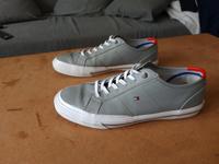 Tommy Hilfiger sneakers grau in 45 Köln - Zollstock Vorschau