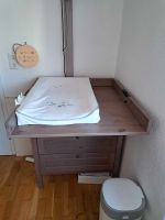 Wickeltisch & Babybett Ikea grau-braun/taupe Hessen - Dornburg Vorschau