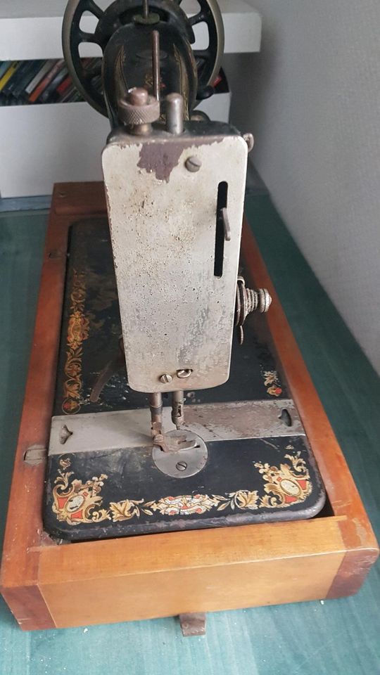 Nähmaschine antik, alt, Deko von Jones in Forst