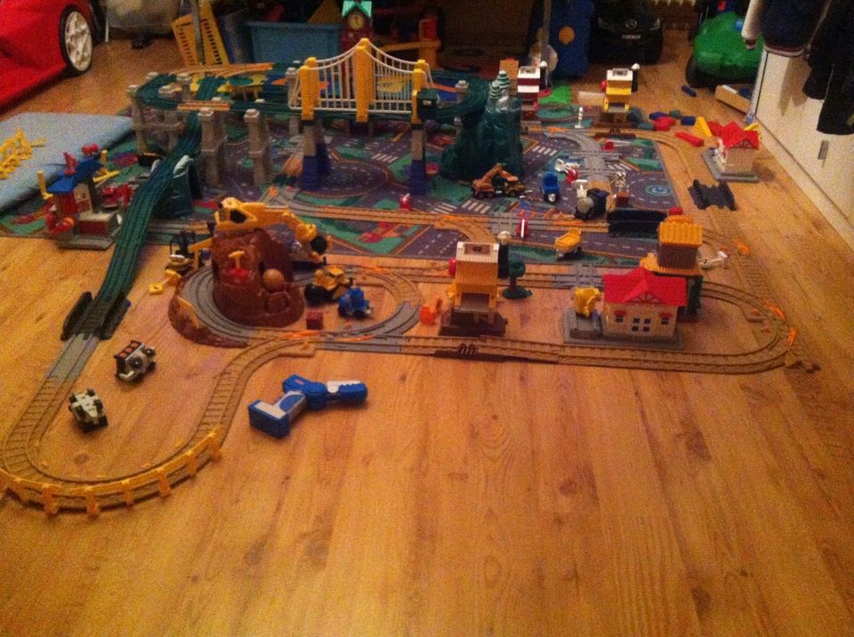 Fisher Price Geotrax Eisenbahn und Stadt(+ viele Schienen) in Düsseldorf