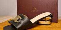 Gr.41 AIGNER Pantoletten Fashion Saskia 3a Leder Schwarz Gold Nordrhein-Westfalen - Frechen Vorschau
