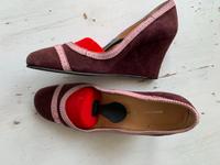 Niedliche PUMPS Keilabsatz lila rosa 40,5 Leder Berlin - Friedenau Vorschau