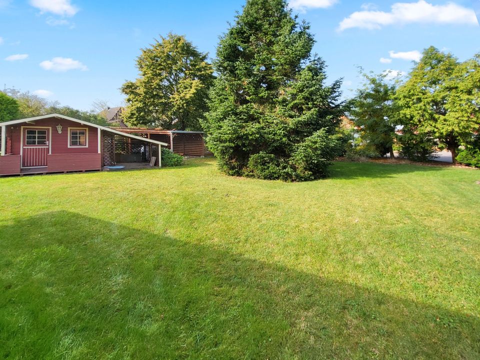 Sehr gepflegtes Wohnhaus mit Garage und Carport auf großem Grundstück in Müden