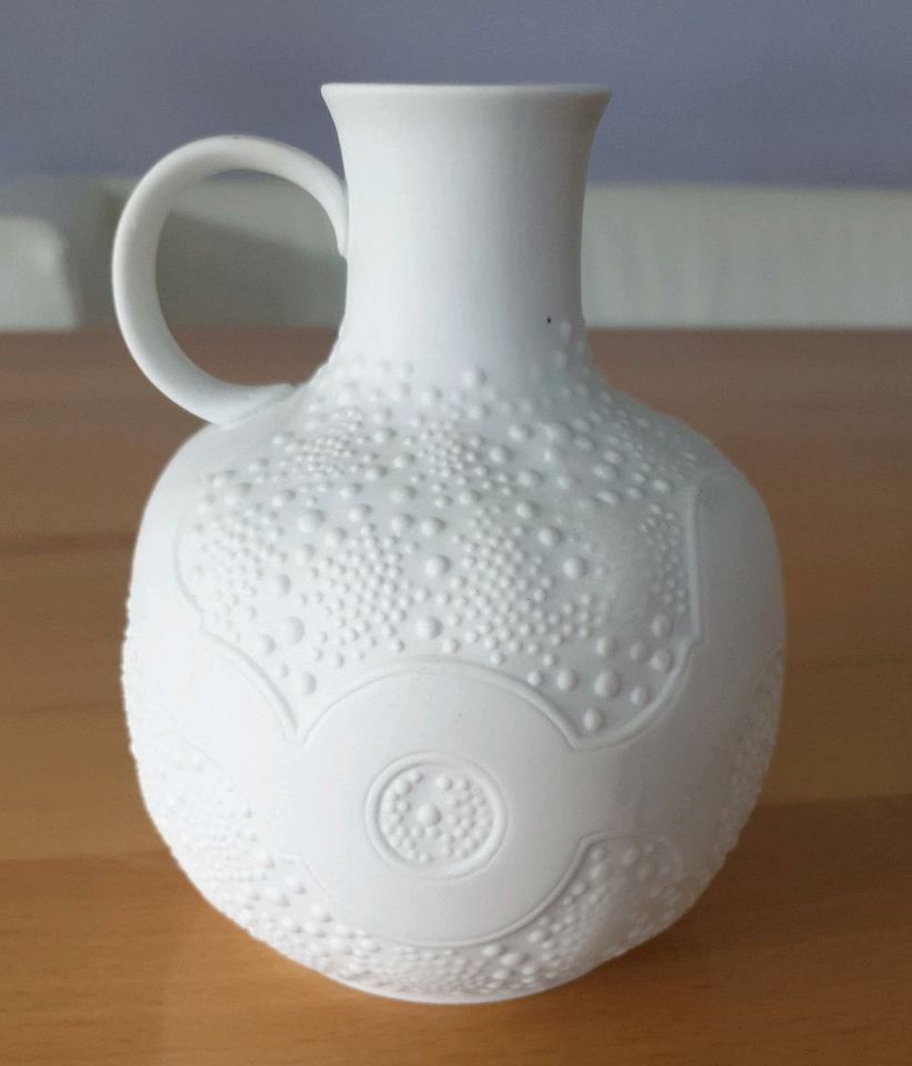 AK Kaiser Vase mit Henkel Biskuitporzellan weiß in Pinneberg