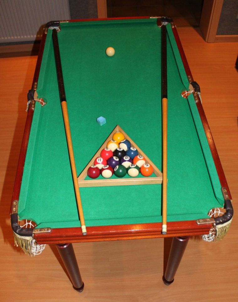 Billiardtisch für Kinder, 111 x 60 cm, Holz stabile Ausführung in Bergheim