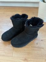 UGG Boots schwarz Mini Bailey Bow 2 42 Bremen - Neustadt Vorschau