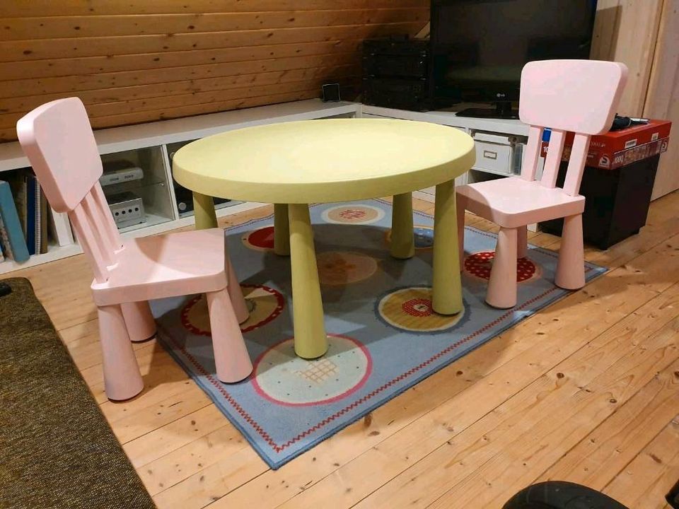 Kinder Sitzgruppe mit 3 Stühlen in Bayreuth