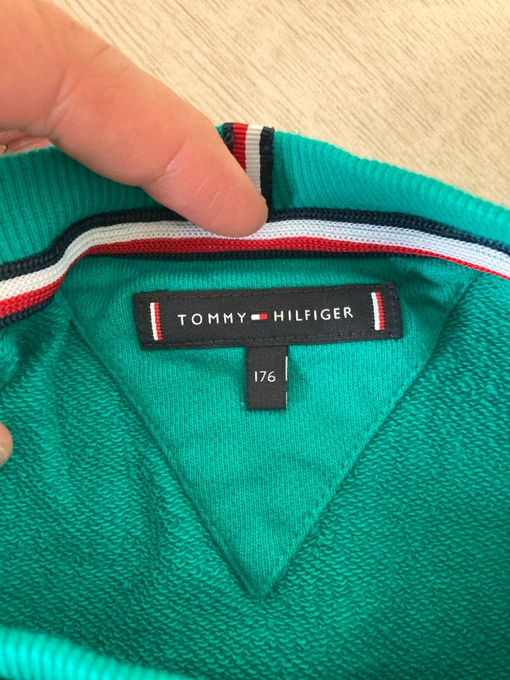 Pullover für Jungs in Größe 176 Tommy Hilfiger in Beckingen