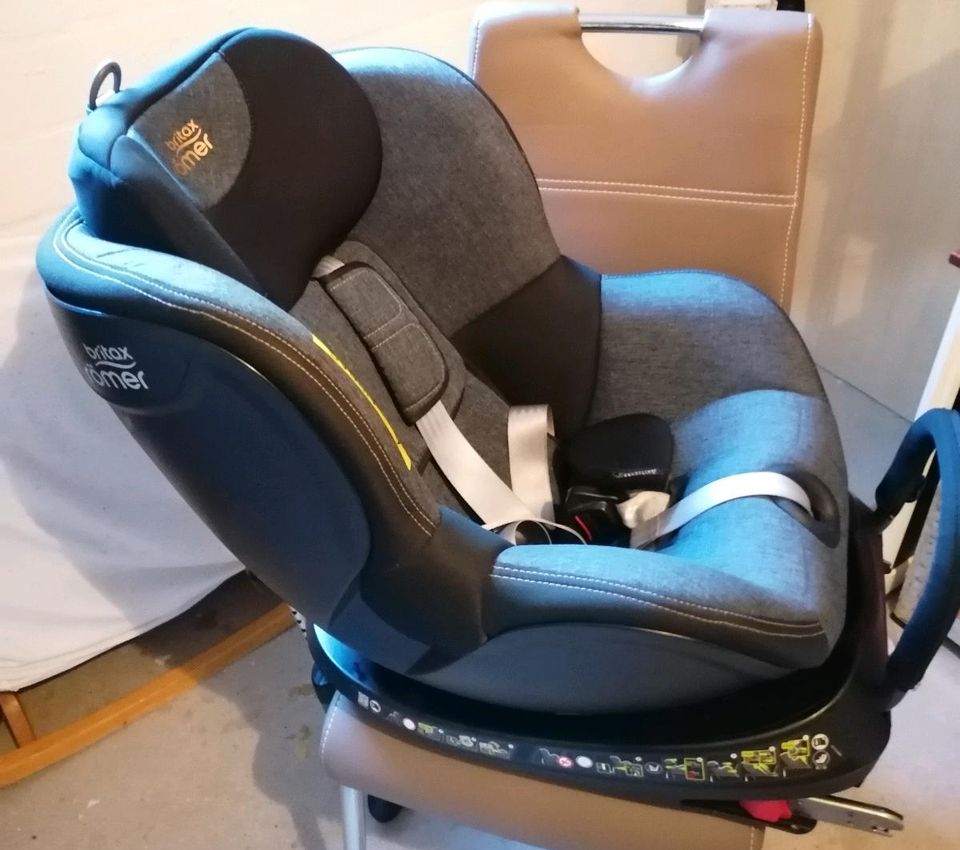 Britax Römer Reboarder Kindersitz 0-18 kg DUALFIX 360 drehbar in Hamburg