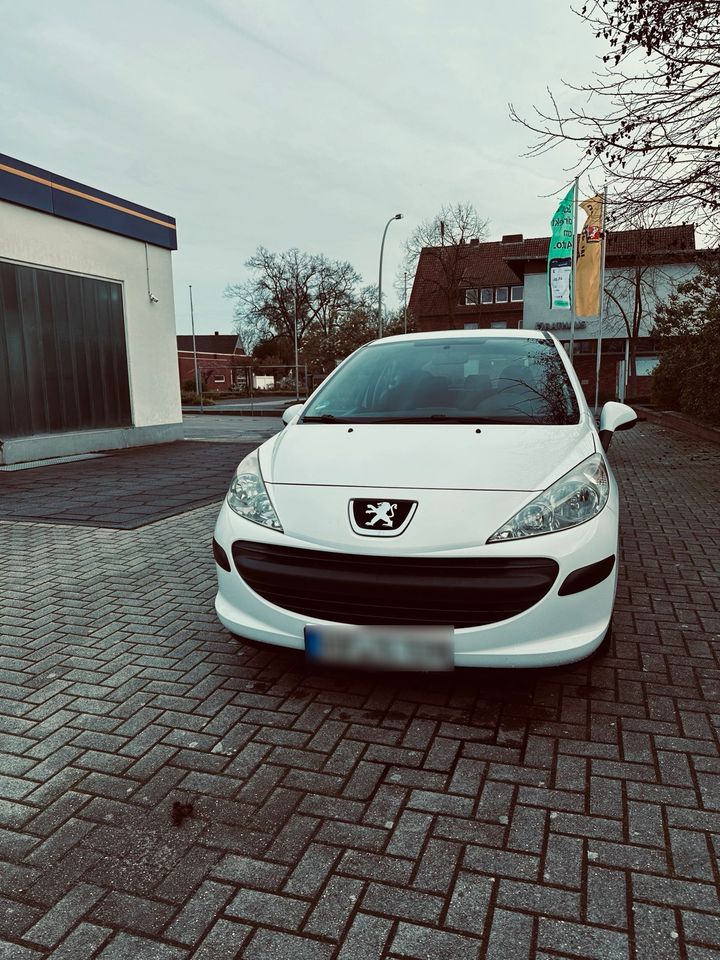 Auto Peugeot 207 in Beelen