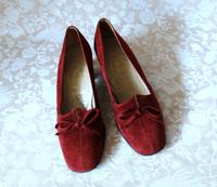 BALLY VASANO elegante Pumps 4,5 - 37,5 Schleife Bordeaux WIE NEU Hessen - Weilburg Vorschau