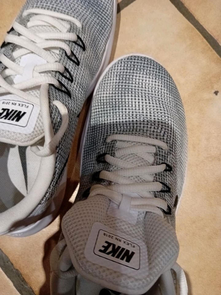 Nike Flex Sportschuhe.Grösse 40,5 in Mühlhausen-Ehingen