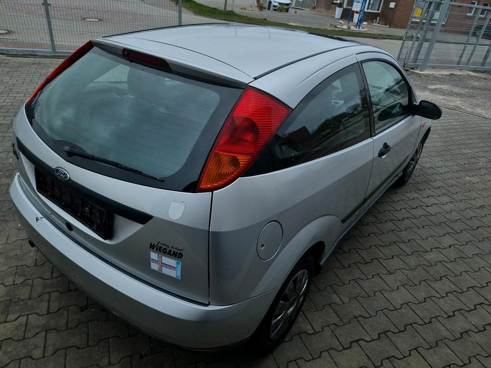 Ford Focus * 1,4 Benziner , Wenig Kilometer, Rentner, TÜV 10/25 * in Jever