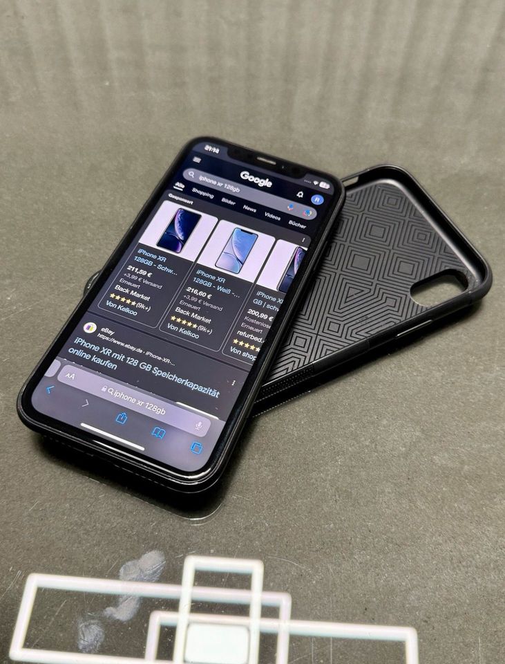 Apple iPhone XR 128 GB schwarz in Essen