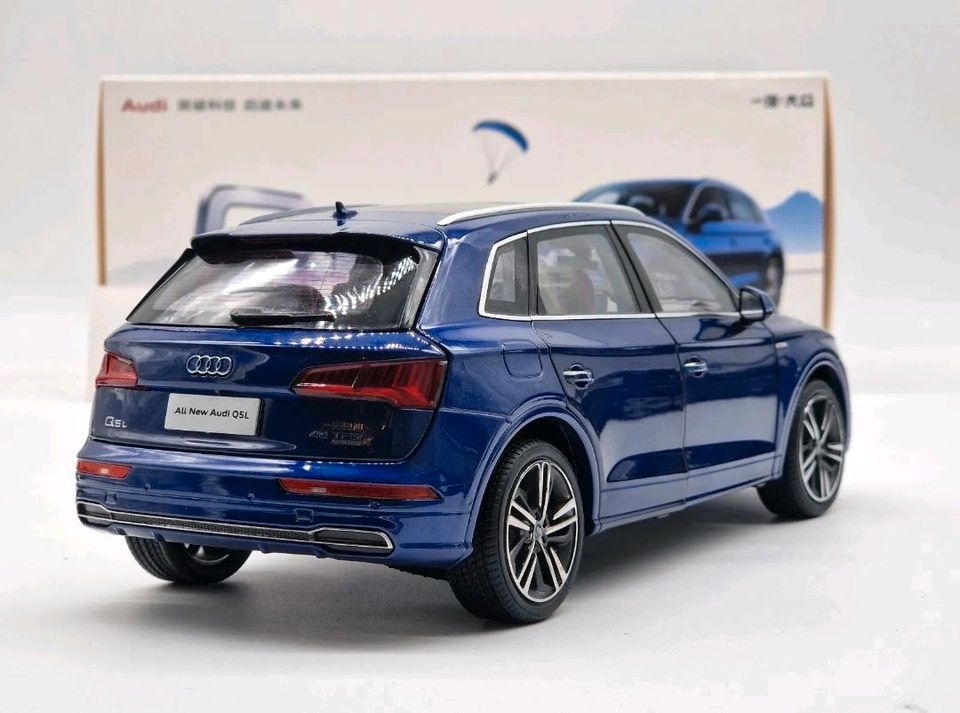 1:18 Audi Q5 2018 Paudi Modellauto Blau in Delmenhorst