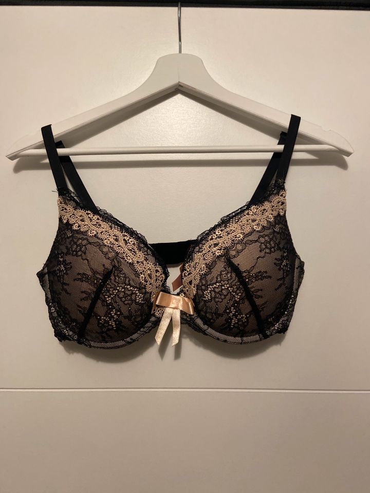 Hunkemöller BH neu in Düsseldorf