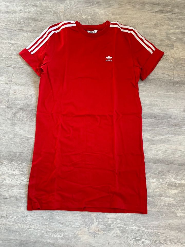Adidas T-Shirt Kleid Gr. S in Embsen