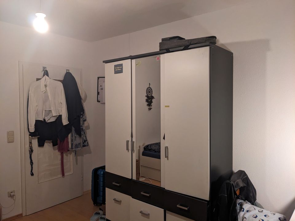 Schönes möbliertes Zimmer in Haus-WG in München-West in München