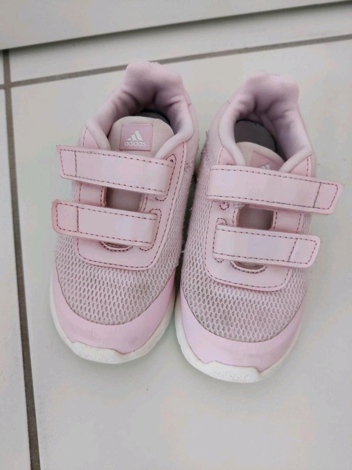 Adidas Mädchen Laufschuhe Sneaker rosa Gr. 24 in Dierdorf