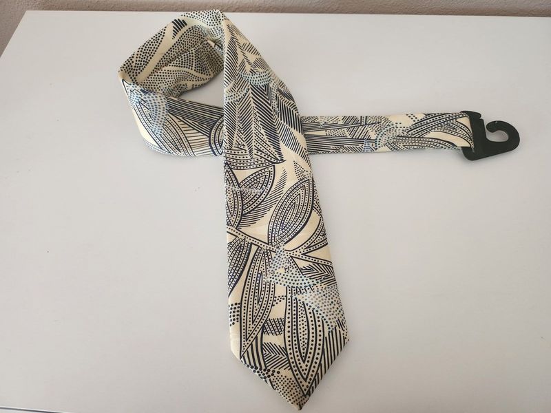 Krawatte mit Muster Marke Monti styled by Tito Monti reine Seide in Bayern  - Atting | eBay Kleinanzeigen ist jetzt Kleinanzeigen