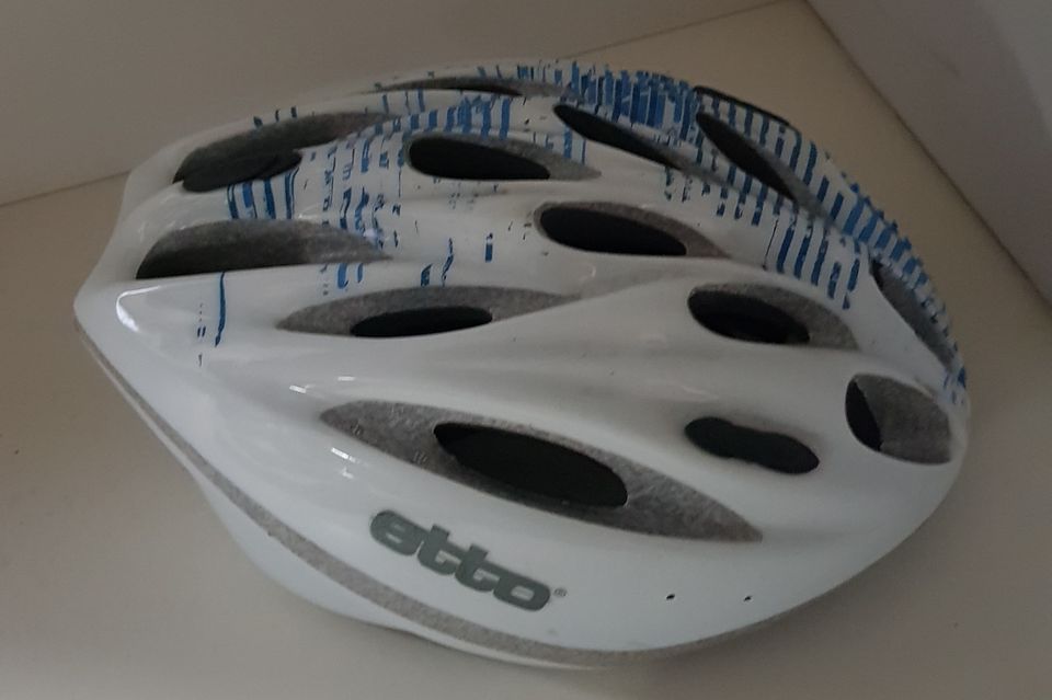 Fahrradhelm von Fa. Etto blau weiß Größe 57-60cm in Langenhagen