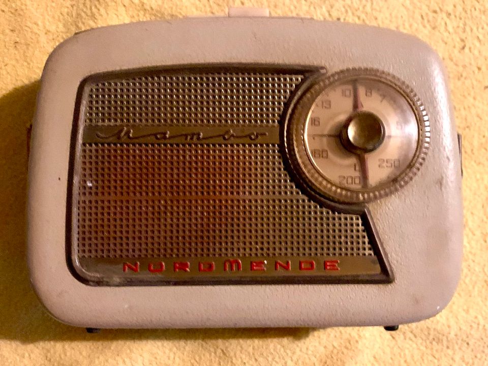 Nordmende Kofferradio 60er Jahre Retro in Köln