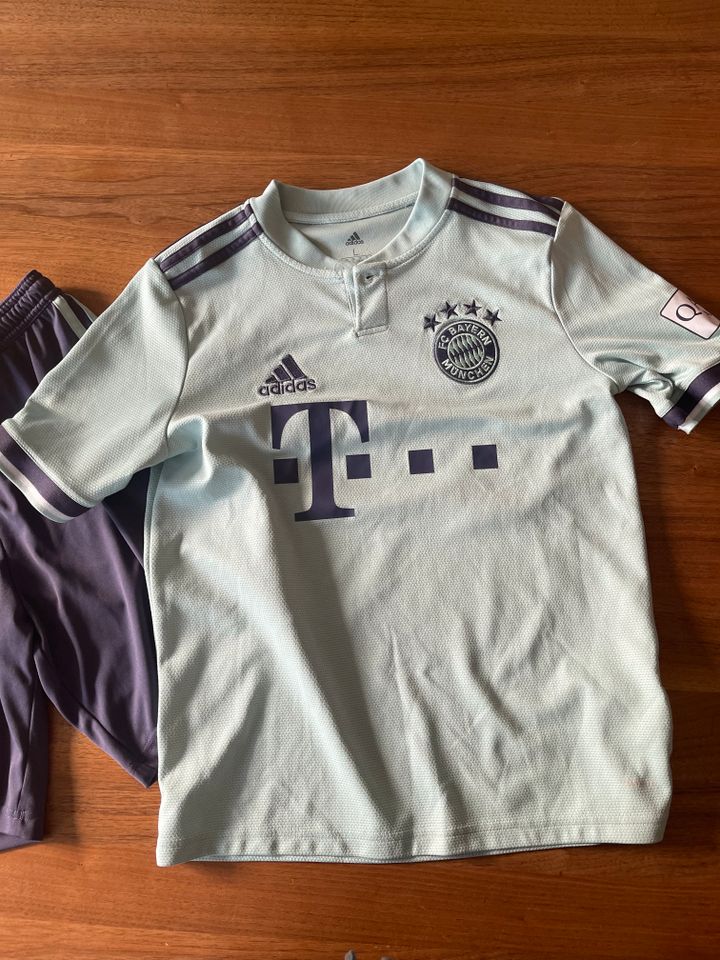 Adidas Trikot-Set Gr.. 164 in Pfatter