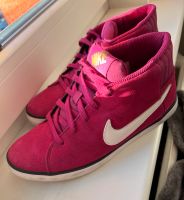 Gebrauchte Nike Sneaker Gr. 37.5 pink zu verkaufen Brandenburg - Falkensee Vorschau