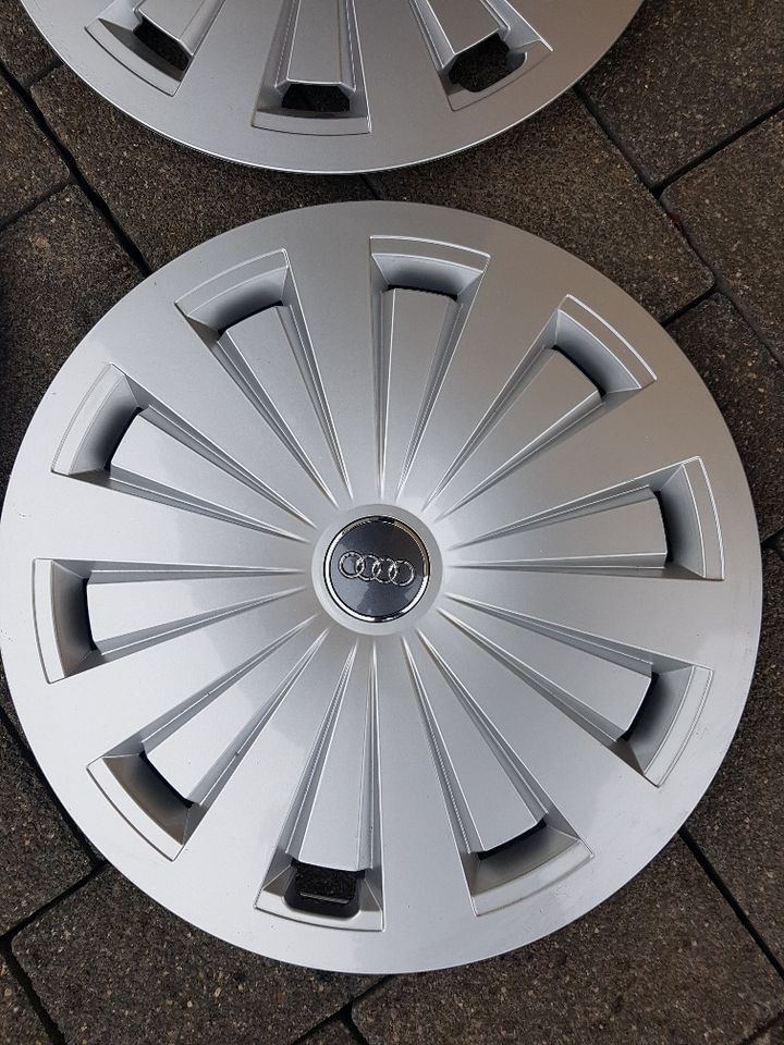 4 x (NEUE) Original Audi 16 Zoll Radkappen 8W0601147 in Zehnhausen bei Wallmerod