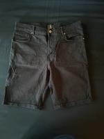 H&M slim fit kurze Jeans Hose größe M Nordrhein-Westfalen - Leichlingen Vorschau