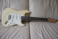 E-Gitarre Fender Stratocaster 2003 mit CS-Pickups Berlin - Wittenau Vorschau