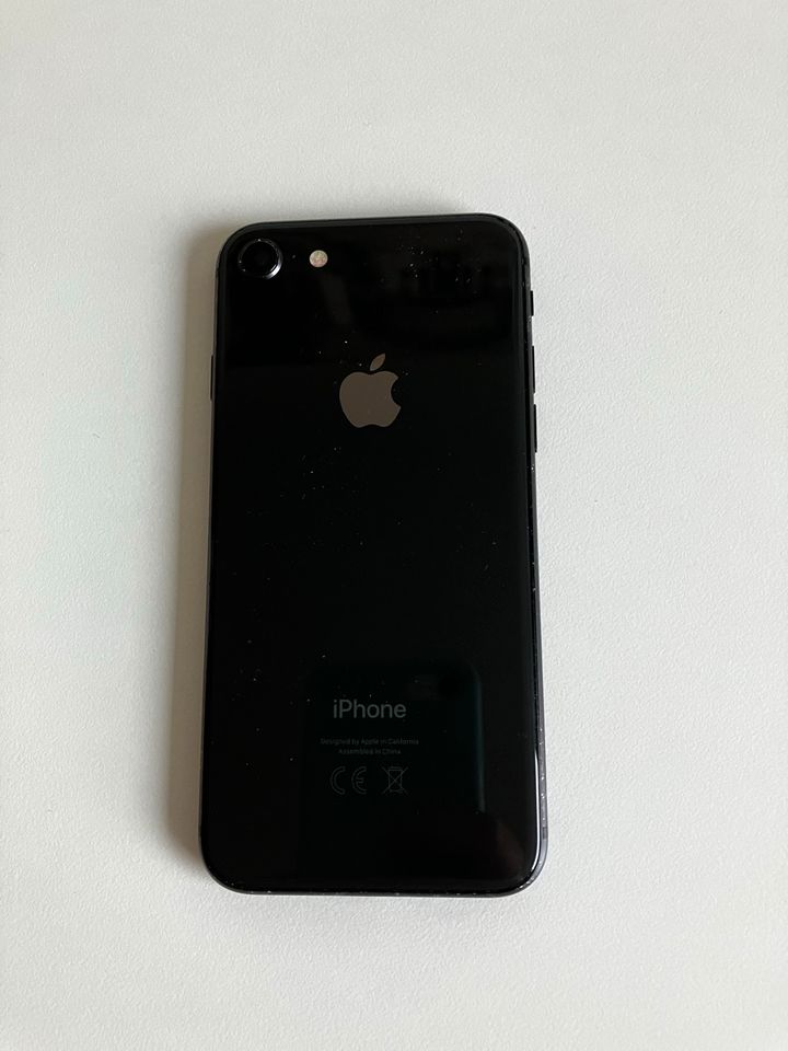 iPhone 8 mit 64 GB in Space Grey in Gelsenkirchen