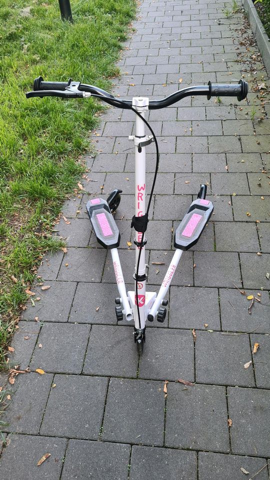 Kidzmotion Swing Scooter 3-Rad Wriggler Roller in Dortmund