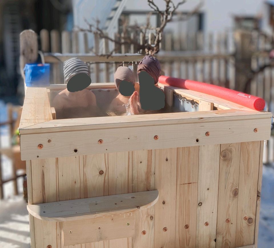 Ab ins Badefass ! Umweltfreundlicher Hot-Tub mit PV Heizung in Brandenburg an der Havel