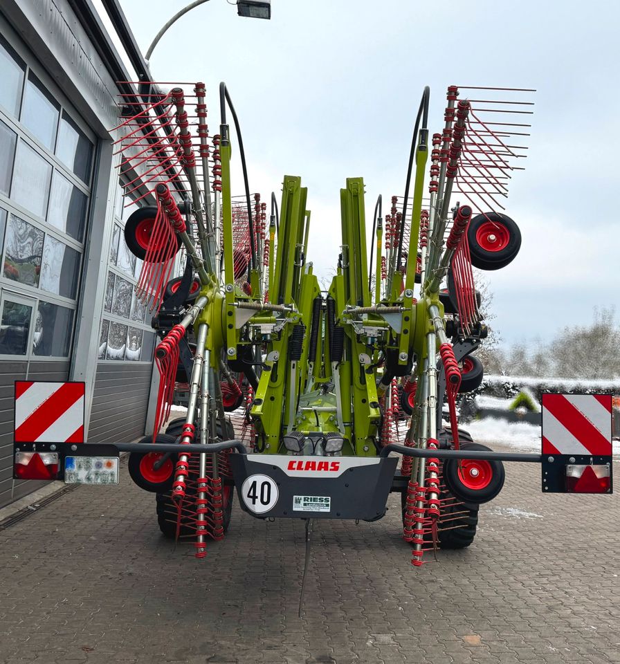 CLAAS LINER 4700 BUSINESS Schwader Vierkreiselschwader 4-Kreisel in Homberg