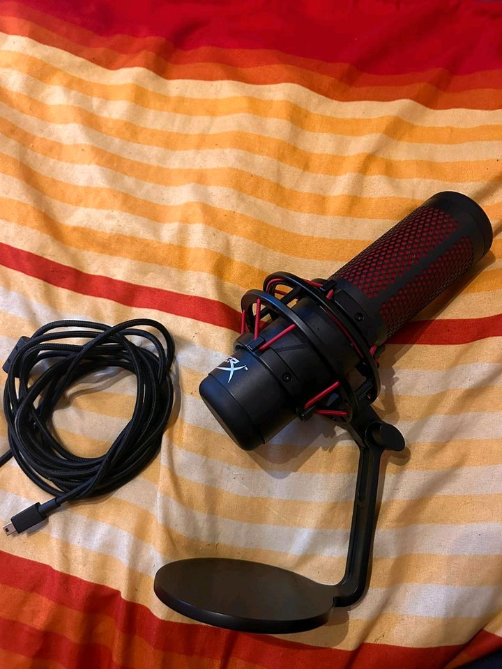 Hyper X Quadcast USB Microphone in Nördlingen