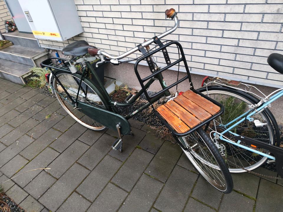 Hollandrad Fahrrad wie Gazelle mit Gepäckträger vorn und hinten in Leichlingen