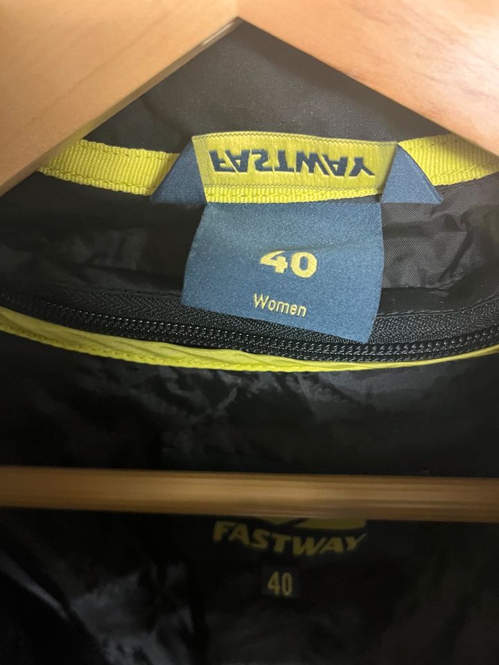 Damen Motorradjacke von Fastway in Baesweiler