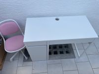 IKEA Schreibtisch MICKE + Kinderstuhl ÖRFJÄLL in rosa München - Moosach Vorschau