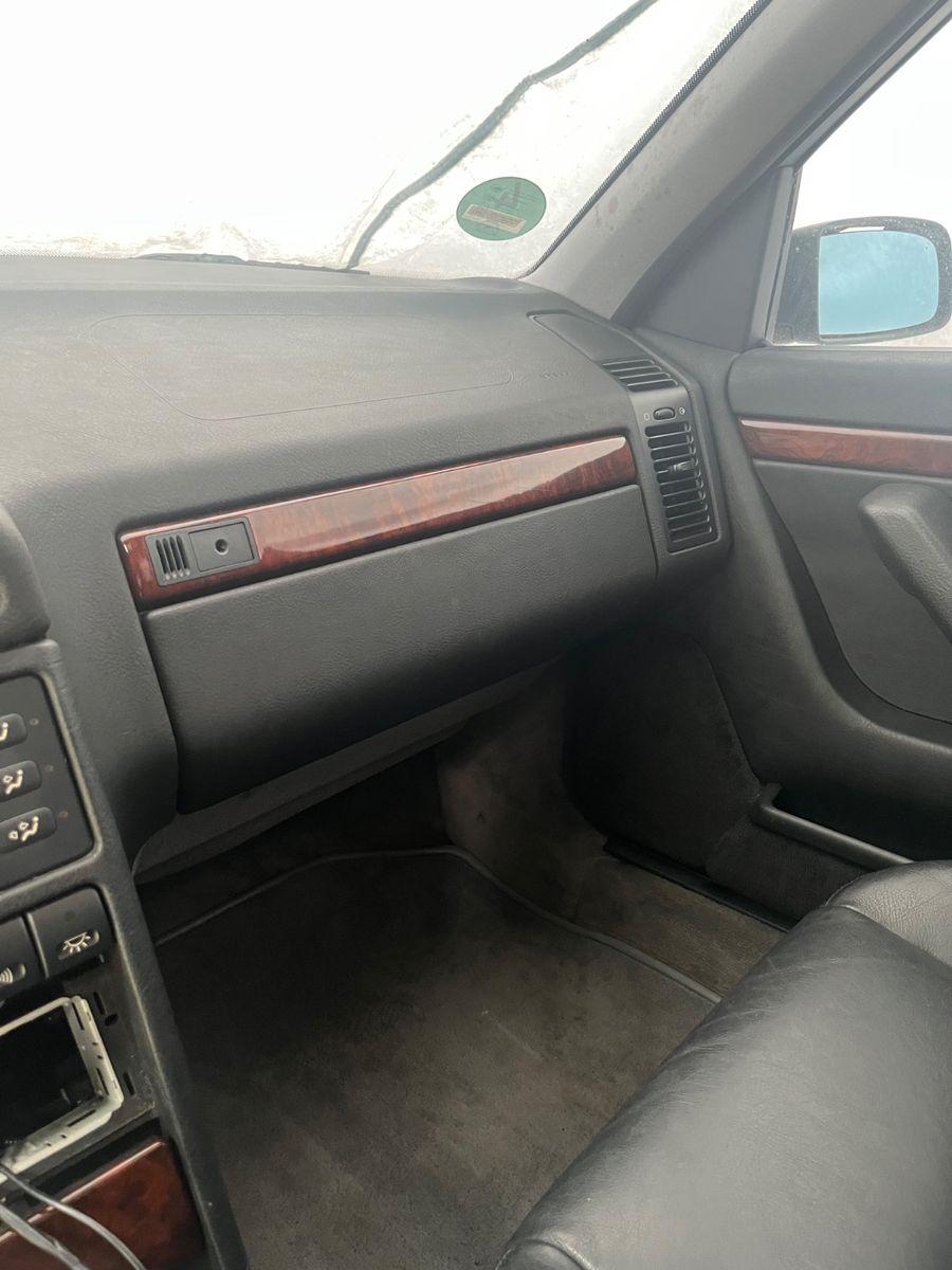 Abbildung des Autos Peugeot 605 SV 3.0 V6 Pr…