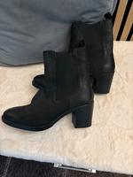 COX LEDER STIEFELETTEN GR 38 NEUWERTIG Berlin - Marzahn Vorschau