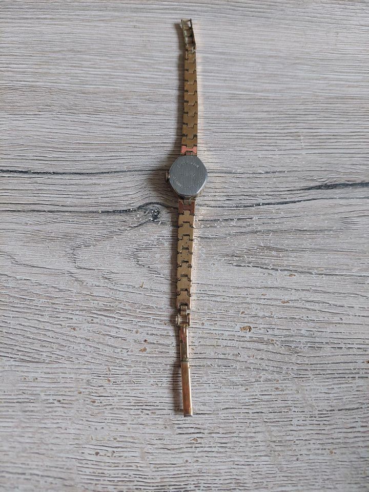 Damen Armband Uhr in Oberaula