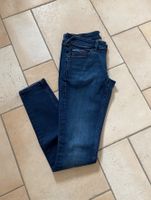 Hilfiger Denim Skinny Größe 30 Neuwertig! Hessen - Waldkappel Vorschau