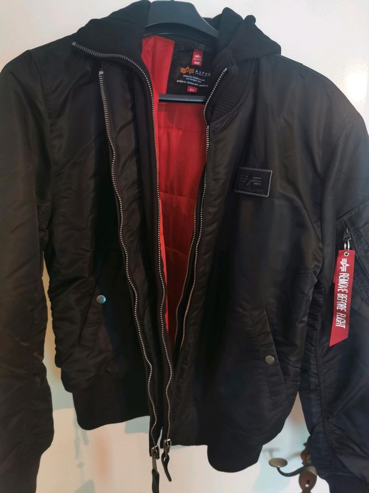 Alpha Industries Bomberjacke MA-1 D-TEC GRÖßE 3XL in Hamburg