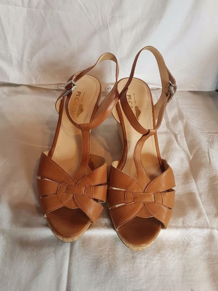 Damen Schuhe Sandale PICADU wie neu Größe 40 Italy in Mengkofen