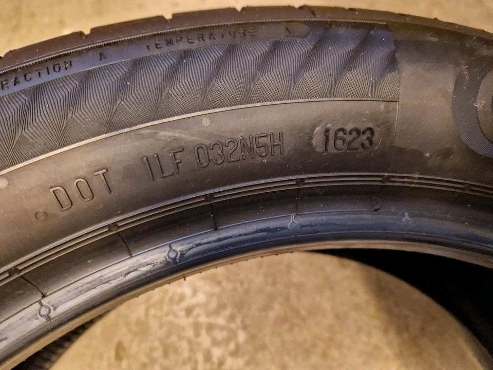 1x Sommerreifen 215/50 R17 V XL Continental - DOT 1623 in Augsburg