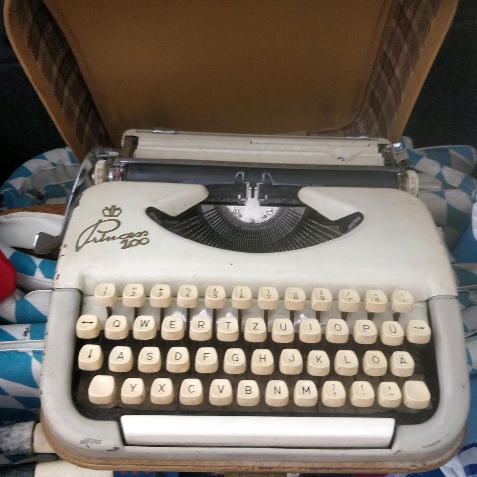 Schreibmaschine in Bad Soden-Salmünster